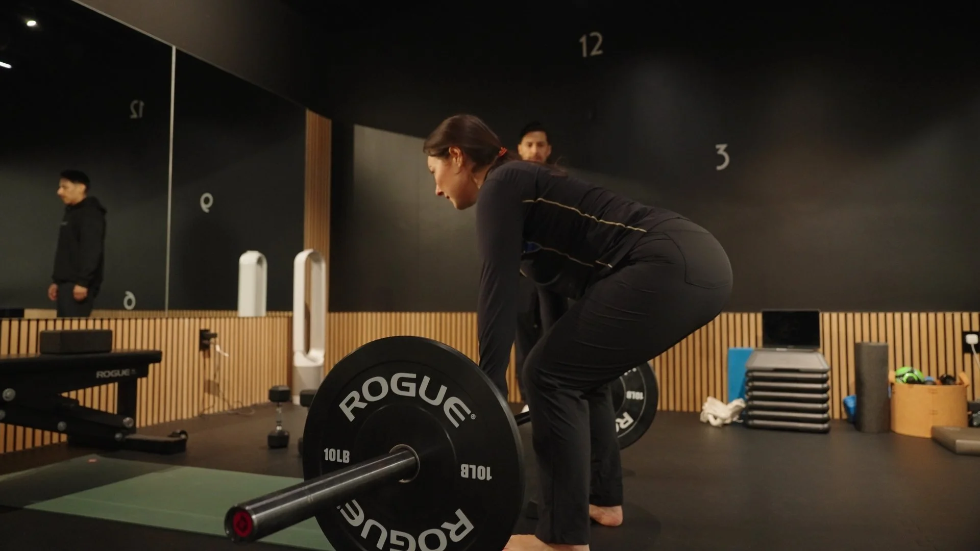 Deadlift training session at PhyziX